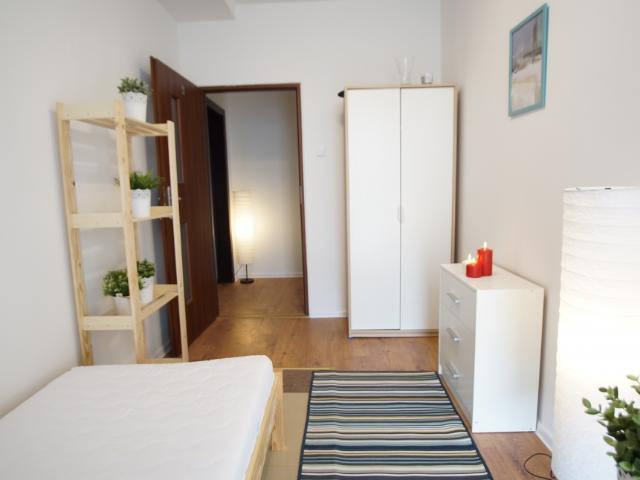 SNYCERSKA 1 MANUFAKTURA POKÓJ NR 2 Z BALKONEM