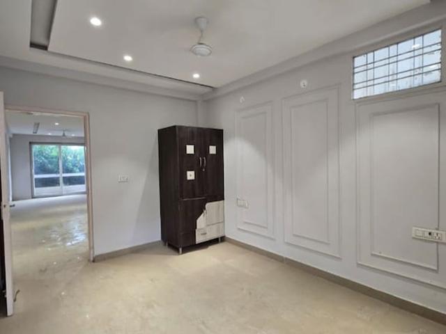 SS Mayfield Gardens 3.5 Bedroom 270 Sq. Yd. Builder Floor in Sector 51 Gurgaon Listing ID: #10356