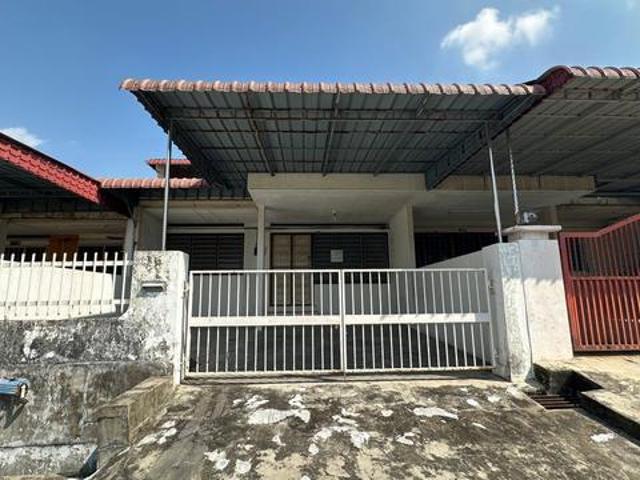 SStorey House For Sale in Pasir PutehFacing Field Conveniece area