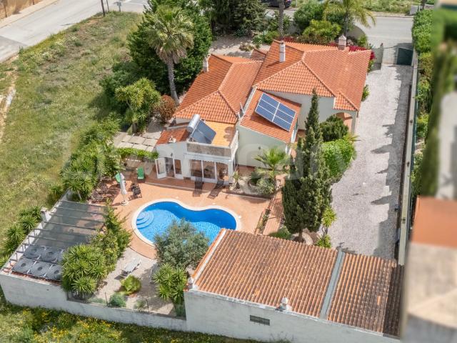 Spotless | Lovely T3+1 Villa at Atalaia for Sale Lagos 222m² Lagos Santa Maria