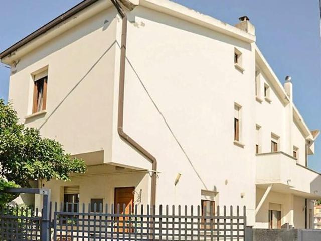 Spoltore centro – Casa indipendente ristrutturata con corte
