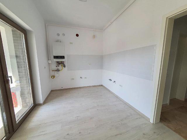 Spatiu Comercial Central Pitesti 600EURO Spatiu Comercial Central Pitesti 600EURO