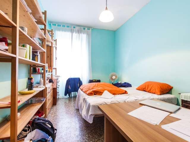 Spaziosa camera in appartamento con 4 camere da letto a San Giovanni, a Roma