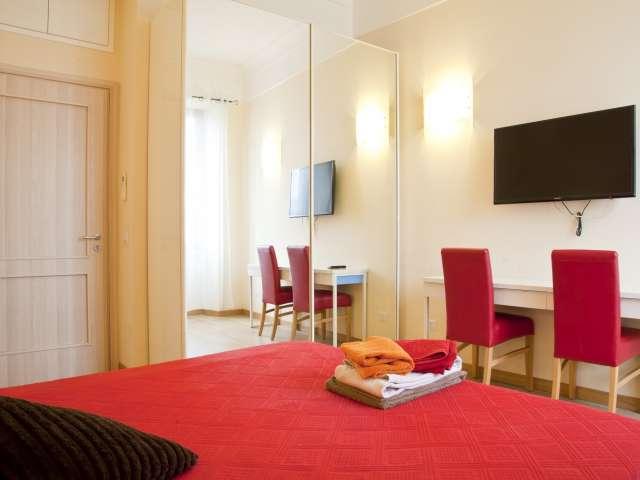 Spaziosa camera in appartamento con 3 camere da letto a Prati, Roma