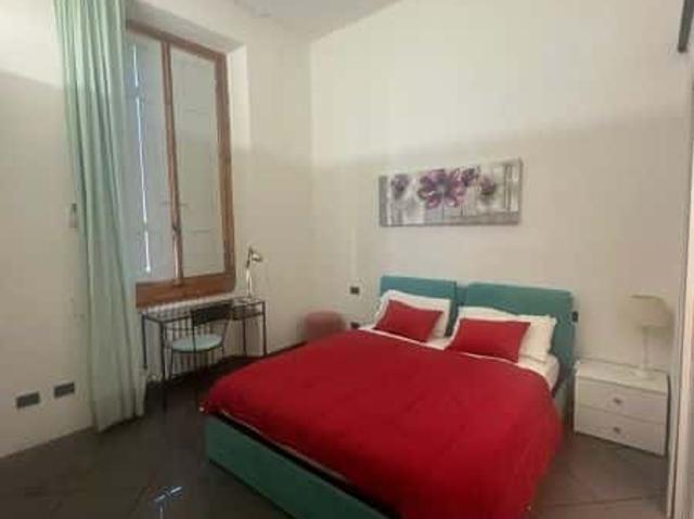 Spaziosa camera privata in via Giordano Bruno con bagno privato