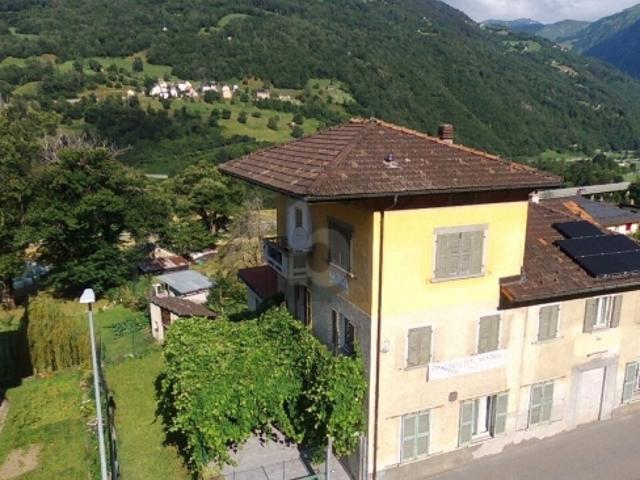 SPAZIOSA CON TERRENO EDIFICABILE ANNESSO