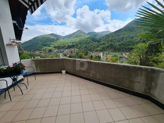 SPAZIOSA E SOLEGGIATO CON TERRENO