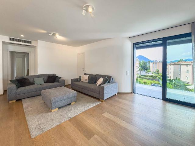Spazioso attico con tetto terrazza e ottime finiture a Pregassona