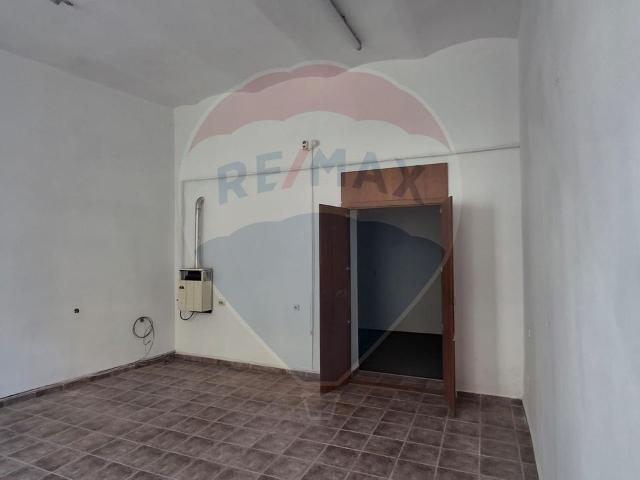 Spațiu comercial de închiriat central pentru afaceri mici, Mărășești 7