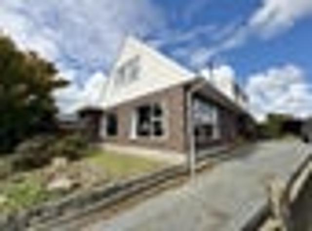 Space, comfort and location! the complete package