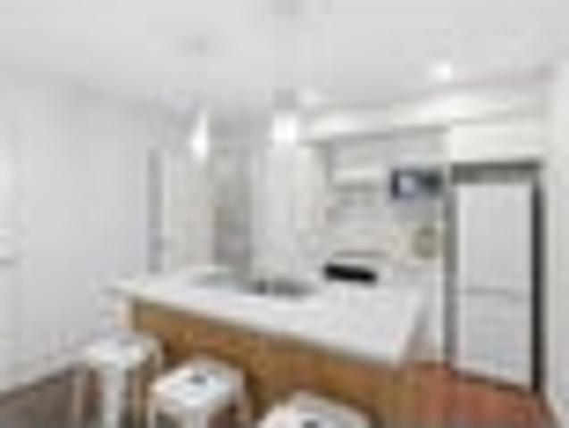 3 Bedrooms & Popular School Zones!