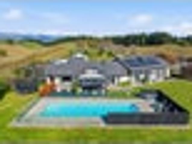 Space for the family & Balanced Lifestyle on 8Ha