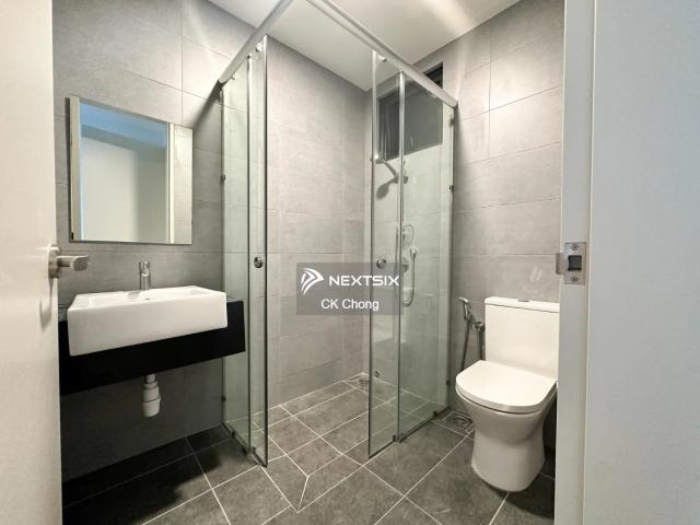 Space Residence Close to shops, shopping mall, schools, eateries and daily conveniences