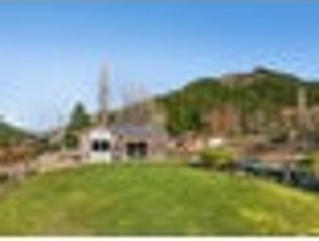 Space, seclusion and spectacular valley views