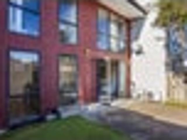 City convenience three bedrooms