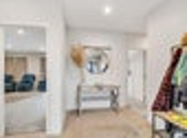 Rare 910m2 Section, Immediate Possession