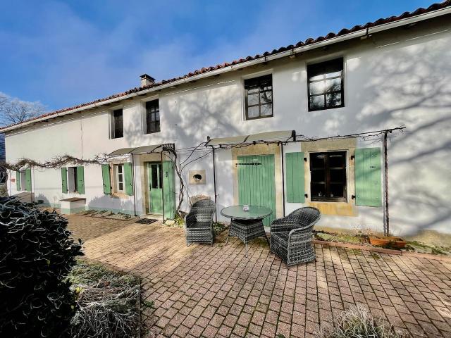 Maison 4/5 Chambres en Lisière de Bois avec superbe Vue, Piscine et Intimité Exceptionnelle