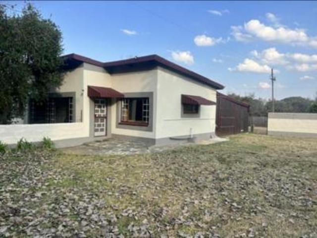 spacious 4 bed country home with 162.