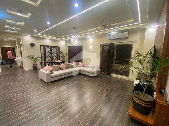 Spacious 4 Bed DD Leased Apartment For Sale Askari 5, Malir Cantt