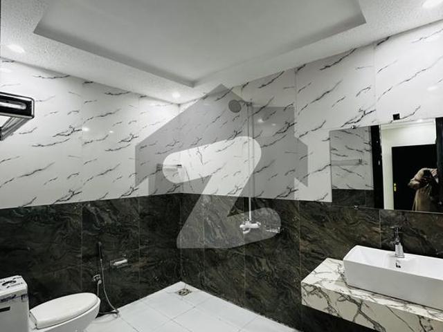 Spacious 4 Bedroom Dining Corner Apartment with Double Terrace & Servant Room E 11