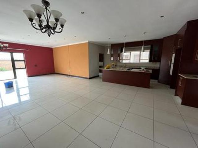spacious 4 bedroom family home for r.