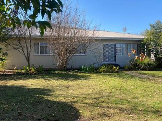 spacious 4 bedroom family home for sale