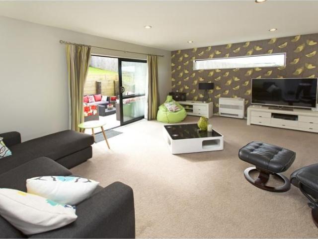 Spacious 4 Bedroom Family Home in Gulf Harbour