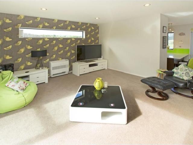 Spacious 4 Bedroom Family Home in Gulf Harbour