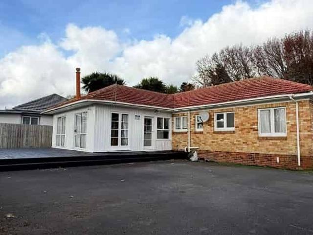 Spacious 4 Bedroom Family Home in Papakura