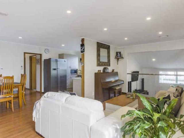 Spacious 4 Bedroom Family Home in Top School Zones