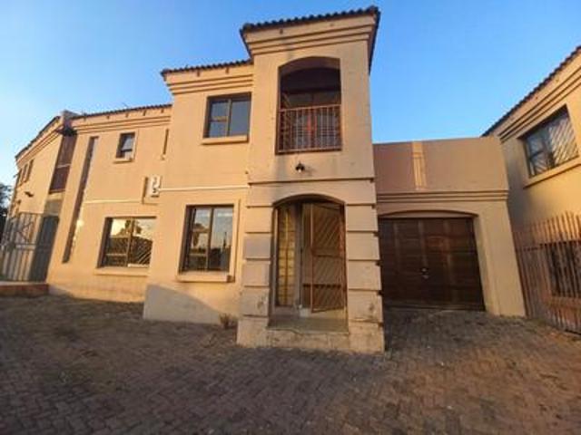spacious 4 bedroom family home ladium