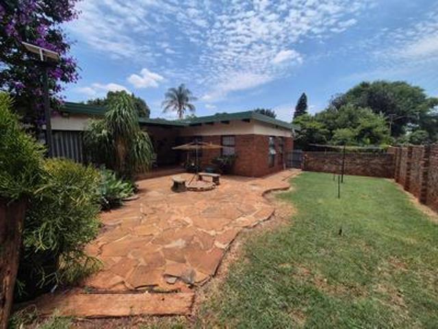 spacious 4 bedroom family home with.