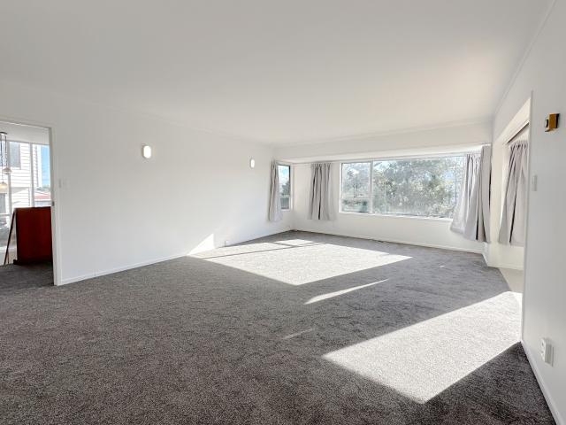 Spacious 4 Bedroom Family Home with Bonus Downstairs Mulitpurpose Room