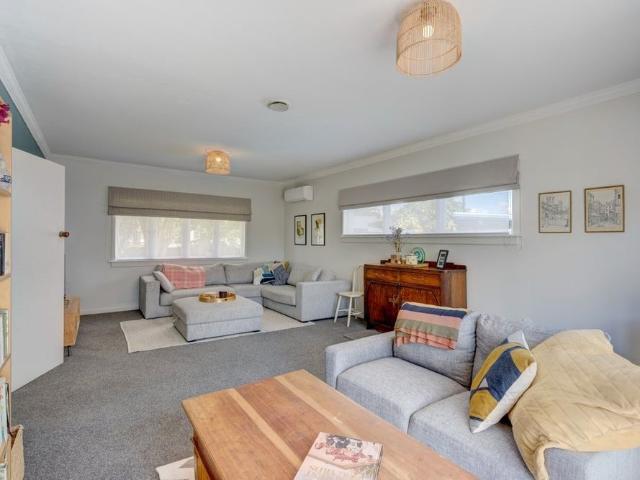 Spacious 4 Bedroom Family Home with sleepout for Rent in Kensington