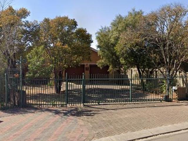 spacious 4 bedroom house for sale