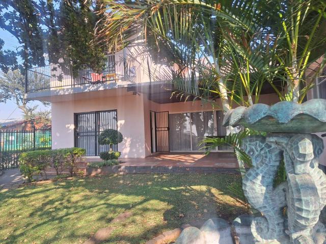 SPACIOUS 4 BEDROOM HOUSE FOR SALE IN WEST PARK
