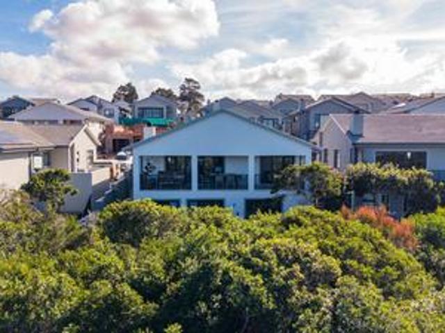 spacious 4 bedroom home with sea vie.