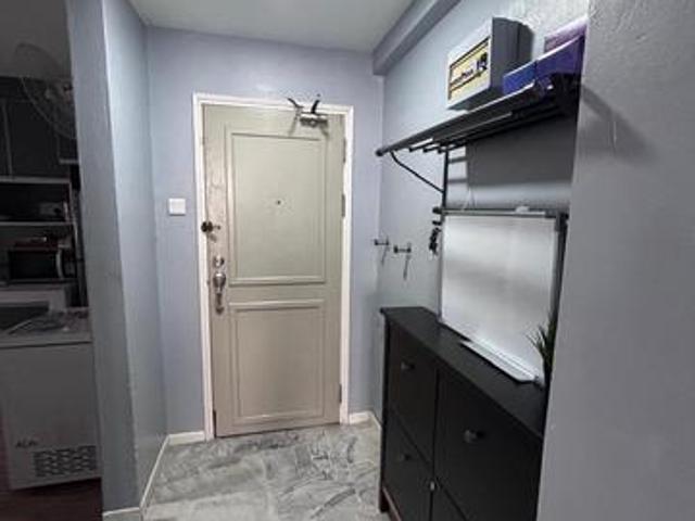 Spacious 4 bedroom home beautiful unit partial furnished