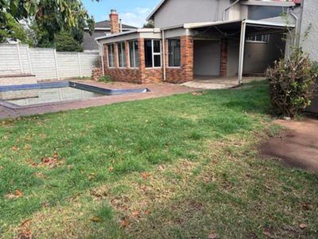 spacious 4 bedroom home in boomed of.