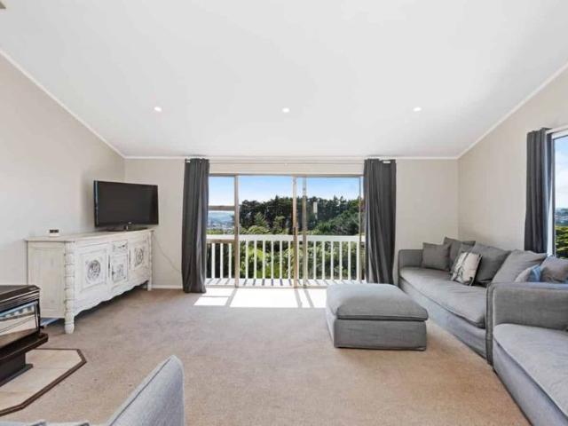 Spacious 4 bedroom home in Broadmeadows
