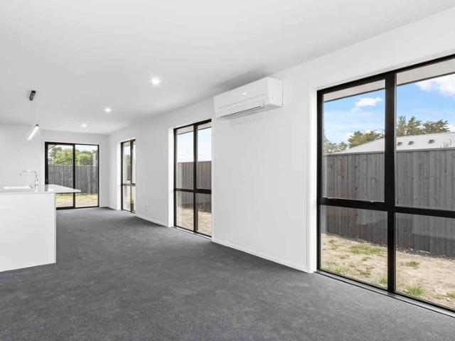 Spacious 4 Bedroom in Ravenswood