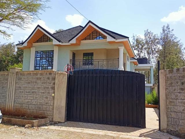 Spacious 4 Bedroom Maisonette On Quarter Acre With Study/dsq In Rongai