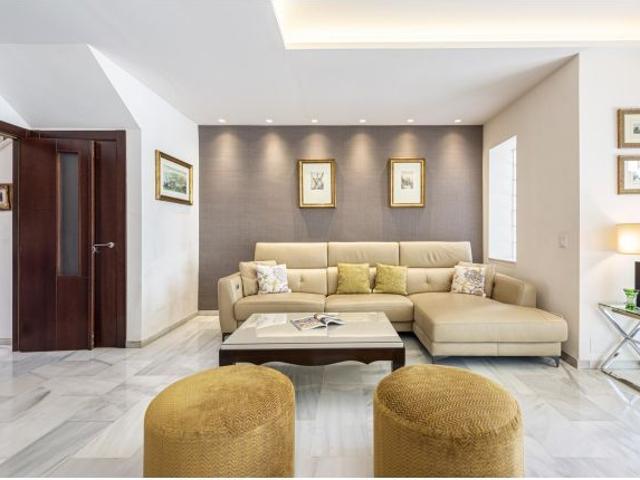 Spacious 4 Bedroom Townhouse with Garden and Pool in Marbella Centre