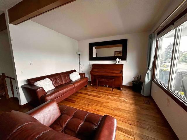 Spacious 4 bedrooms in West hillhurst