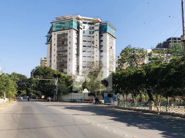 Spacious 4 Bedrooms Park Facing Apartment For Sale In Abeeda Towers Fully furnished