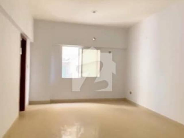 Spacious 4 Bedrooms 3200 SqFt Builder Condition Apartment For Sale In Clifton Block 3