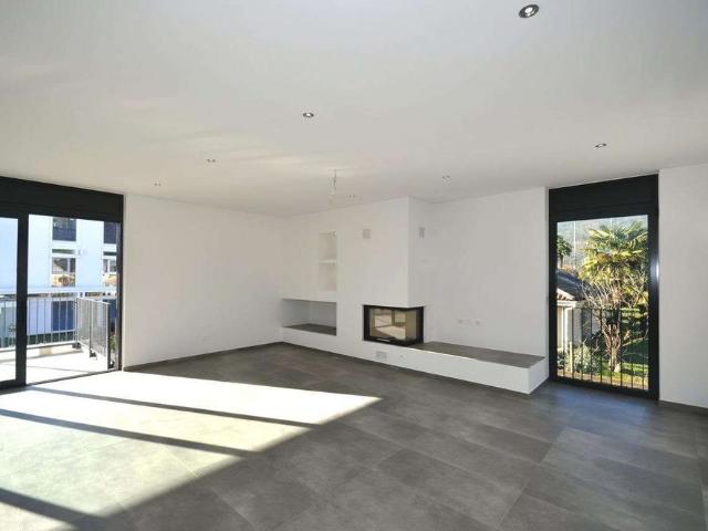 Spacious 4.5 room apartment with terrace near the golf course and the lake