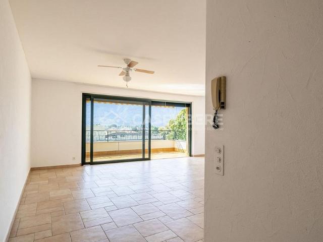 SPACIOUS 4.5 ROOM LAKE VIEW IN MURALTO