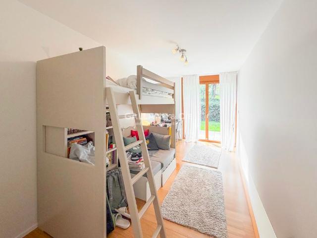 Spacious 4.5 room modern apartment with garden and balcony – Residential area in Lausanne