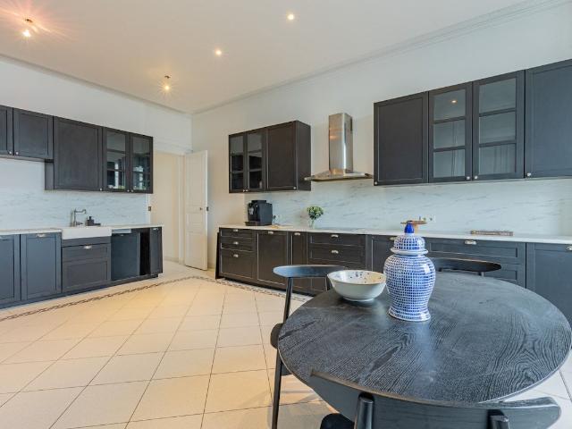 Spacious 4BR Apartment with AC in Neuilly sur Seine
